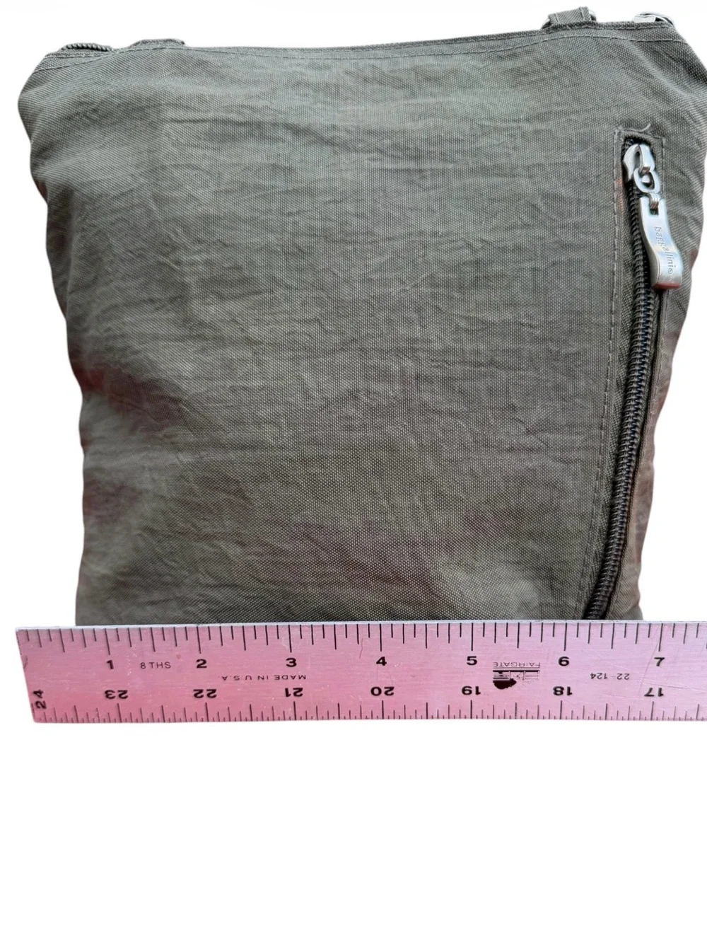 Baggallini Crossbody‎ Olive Green Nylon Lightweight Vacation Everyday travel Bag